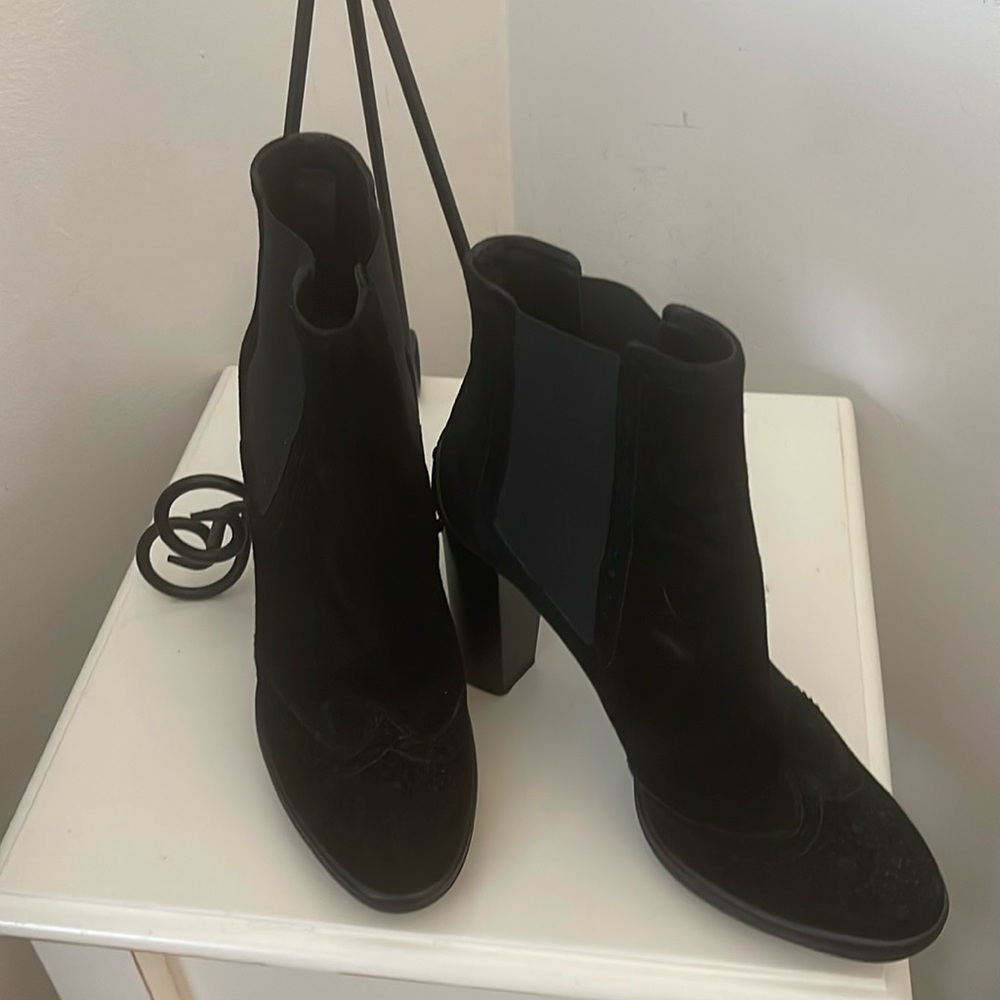 Tod’s Black Suede Heel Boots